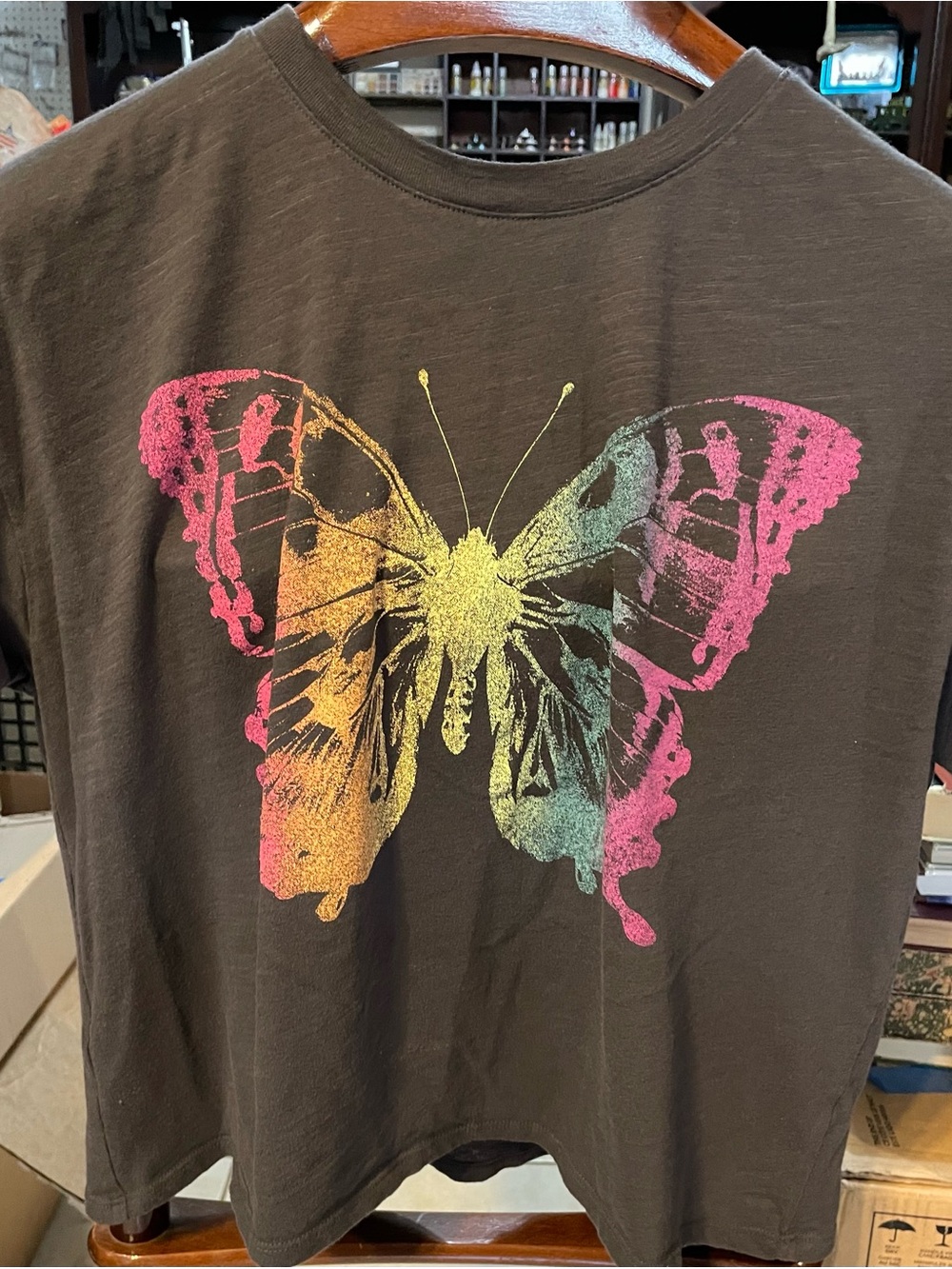 SO Black Graphic Tee with White Tag Print